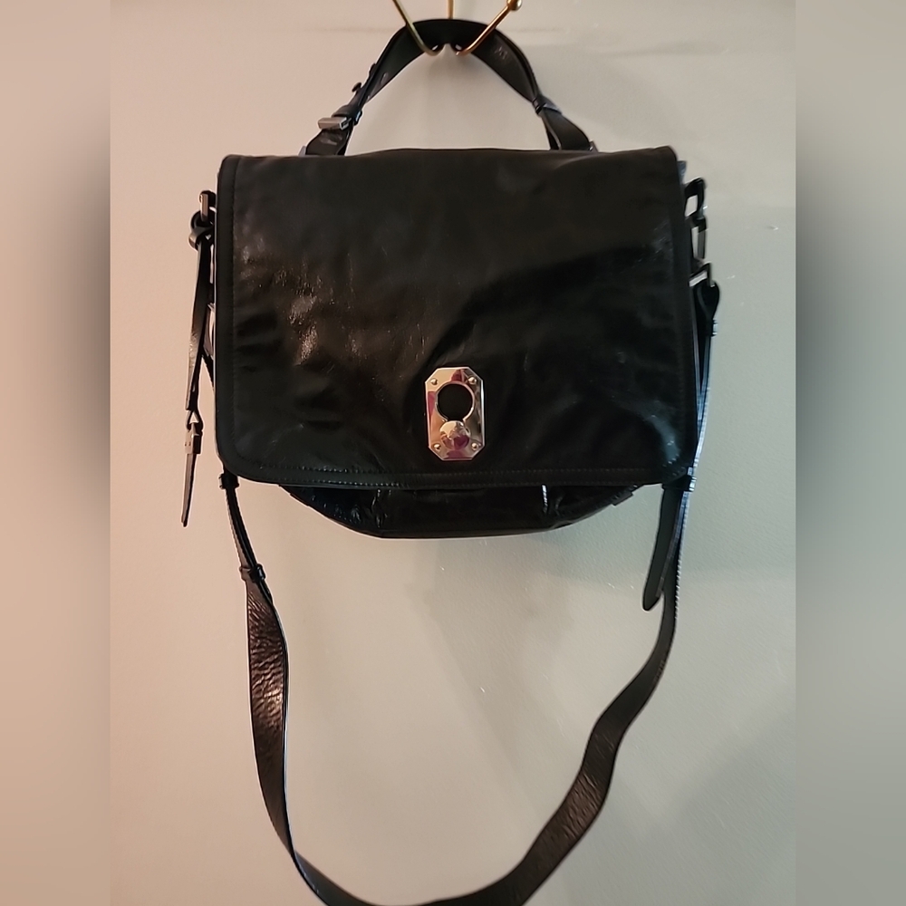 Stuart Weitzman Black Leather Messenger Style Women's Hanbag